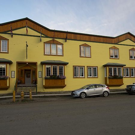 Aurora Inn Dawson City Exteriör bild