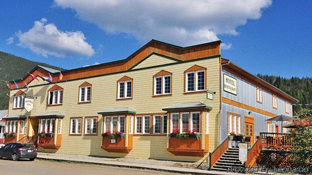 Aurora Inn Dawson City Exteriör bild