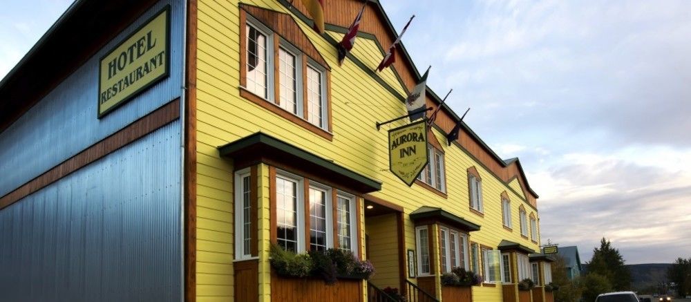 Aurora Inn Dawson City Exteriör bild